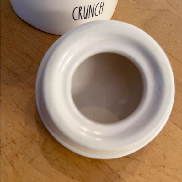 Rae Dunn White Ceramic Farmhouse CRUNCH Carrot Jar With Removable Lid - Picture 8 of 10